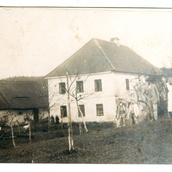 Mlýn v Ležákách v době kolem první světové války